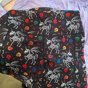 NWOT medium 5 inch workout shorts with pockets by Constantly Varied Gear